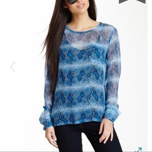 Equipment Liam Pocket Silk Tee